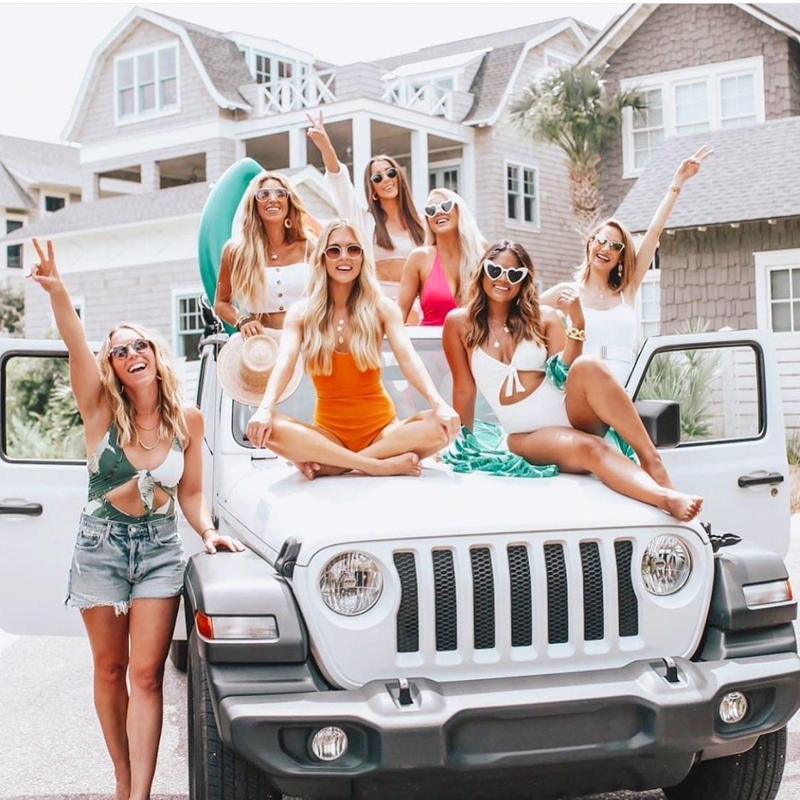 Rent a jeep in destin for your bachelorette party and cruise through destin, 30A, Seaside, and miramar beach, FL