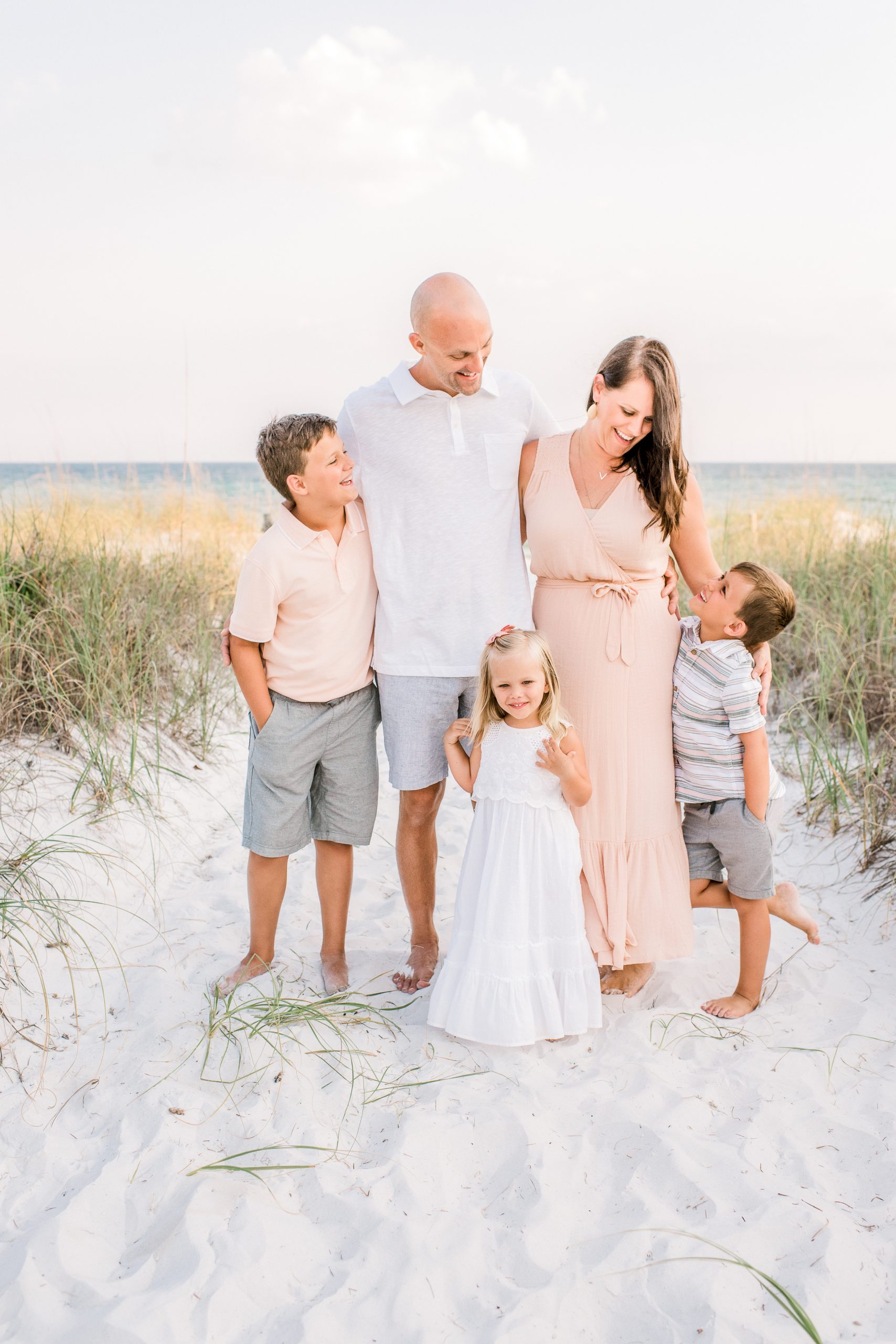 Family photo outfit ideas recommended by Destin, FL by Destin photographer Jennifer G Photography